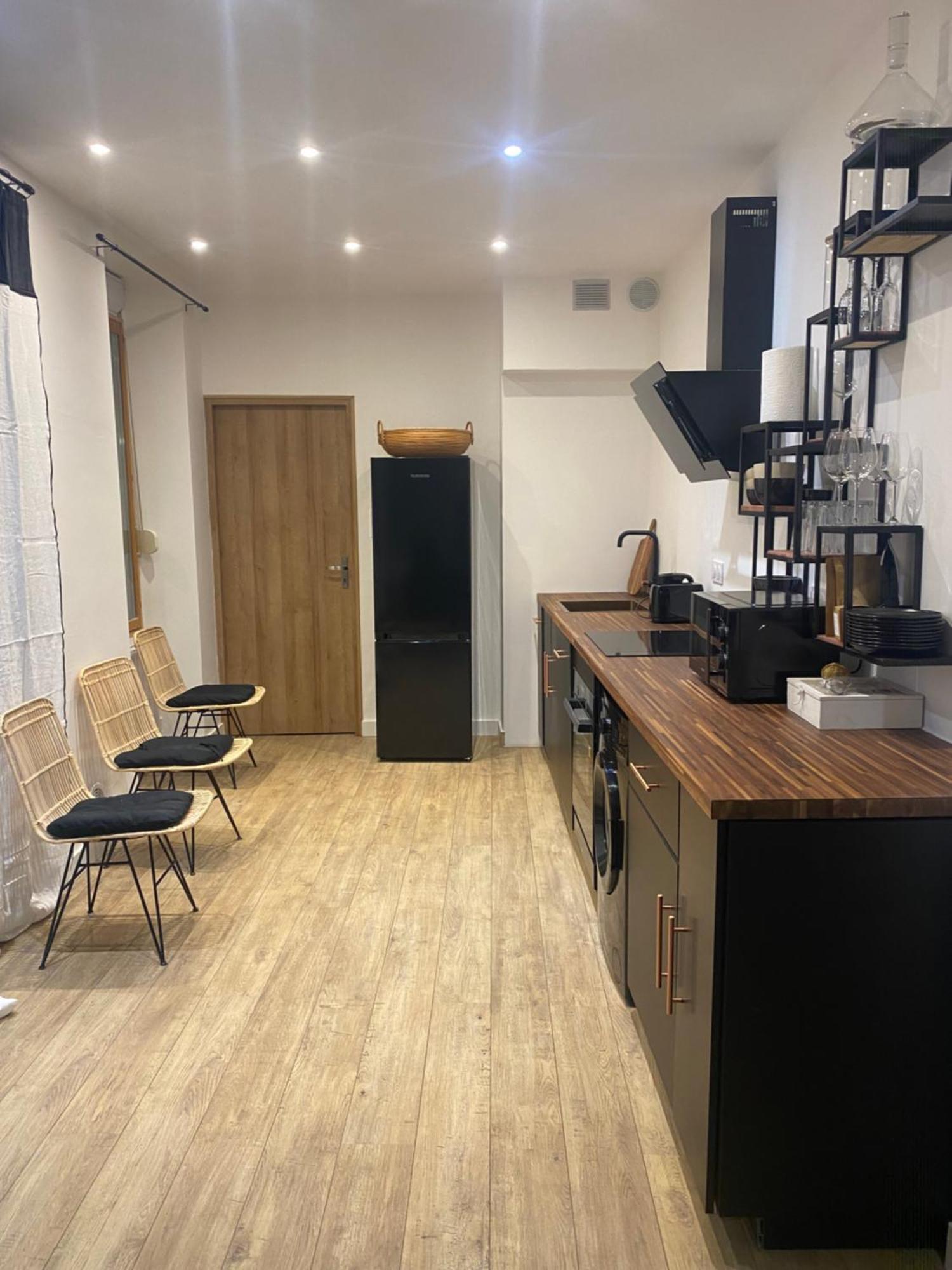 Bel Appartement En Plein Coeur De Carpentras Luaran gambar